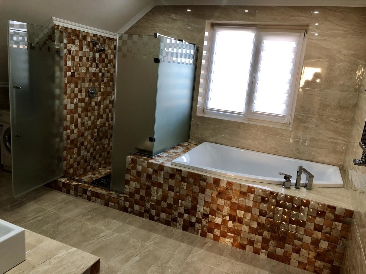 Гостевой дом Luxury house with own pool, tenis, billiards Каменец-Подольский